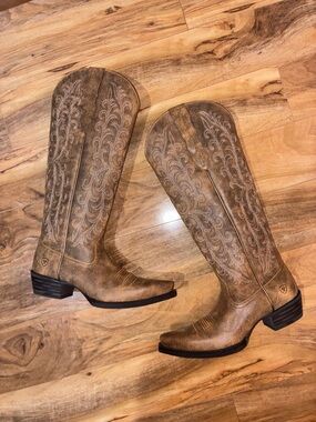 ARIAT WOMEN'S TALLAHASSEE STRETCHFIT WESTERN BOOTS - size 8.5